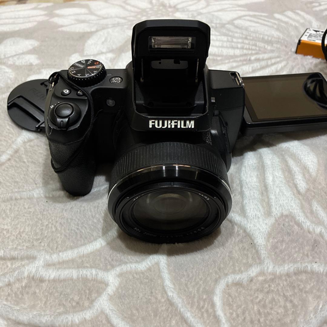 美品　50倍ズーム　FUJIFILM FinePix（ファインピックス） S1