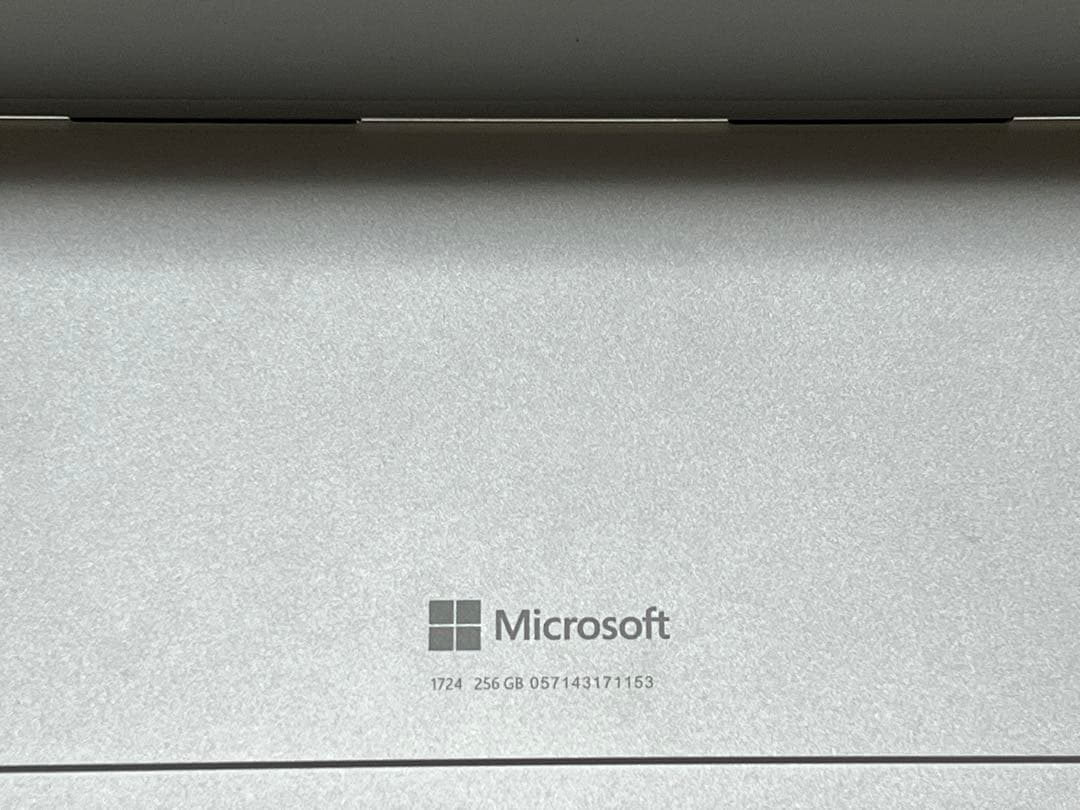 R*N様 Microsoft Surface Pro 4