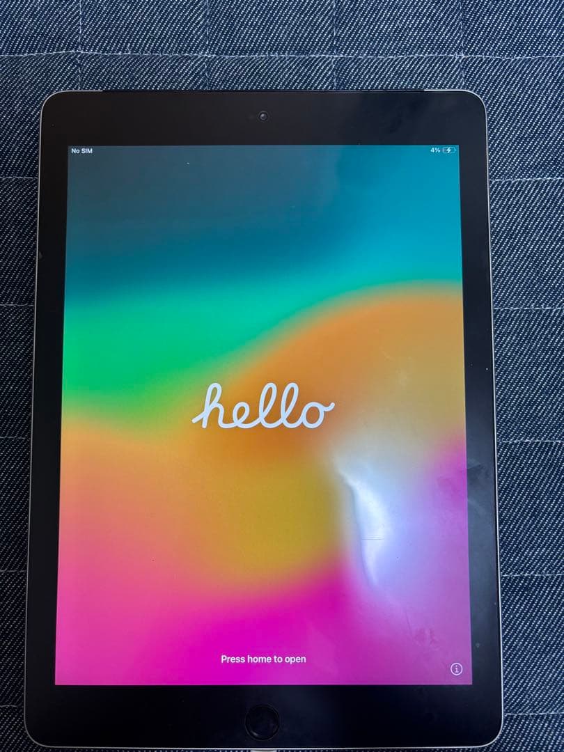 Apple iPad 第6世代　9.7インチ　32GB