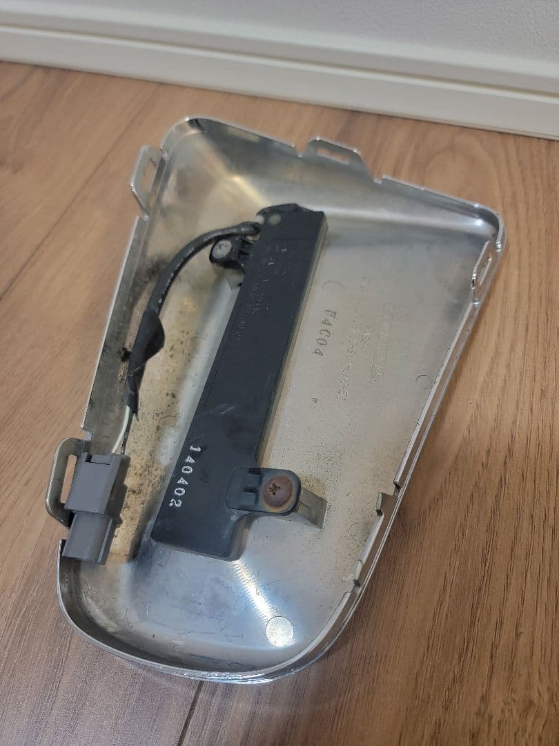 ホンダフリード Honda Freed LEDクロームガーニッシュ、青色LED