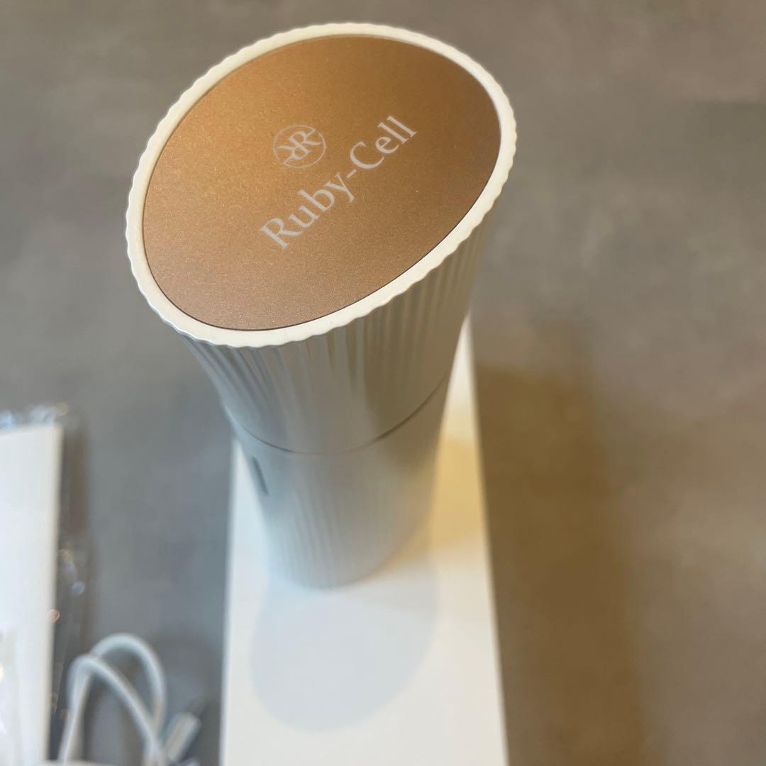 Ruby- Cell ハンディ美顔器 自動充電付き