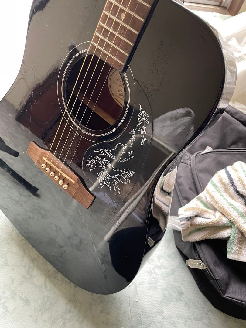 もも！　写真追加！値段変更！ギター　スタンド　ケース付き