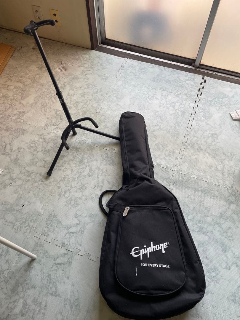 もも！　写真追加！値段変更！ギター　スタンド　ケース付き