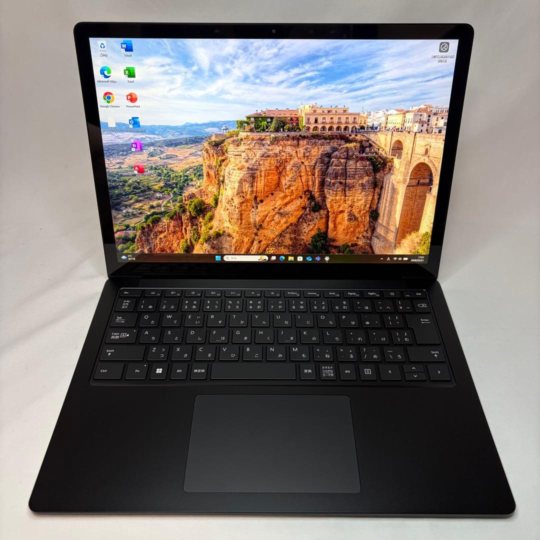 美品 SURFACE LAPTOP 4 第11世代 i7 16GB 13.5型