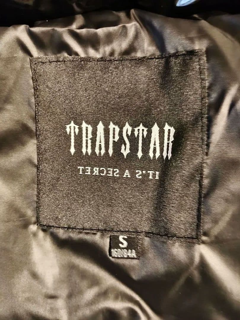 値下げ考える君 TRAPSTAR ブラックダウンジャケット Sサイズ