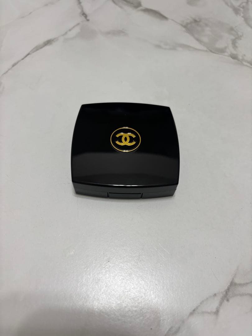 CHANELアイシャドウ レ キャトル オンブル 397ニュイ アストラル