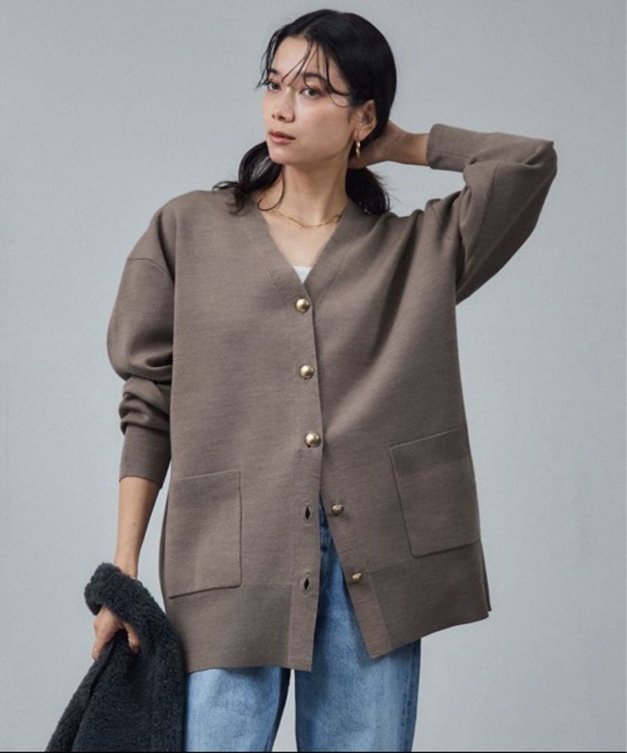 ウールVネック金ボタンカーディガン サロン アダム エ ロペ