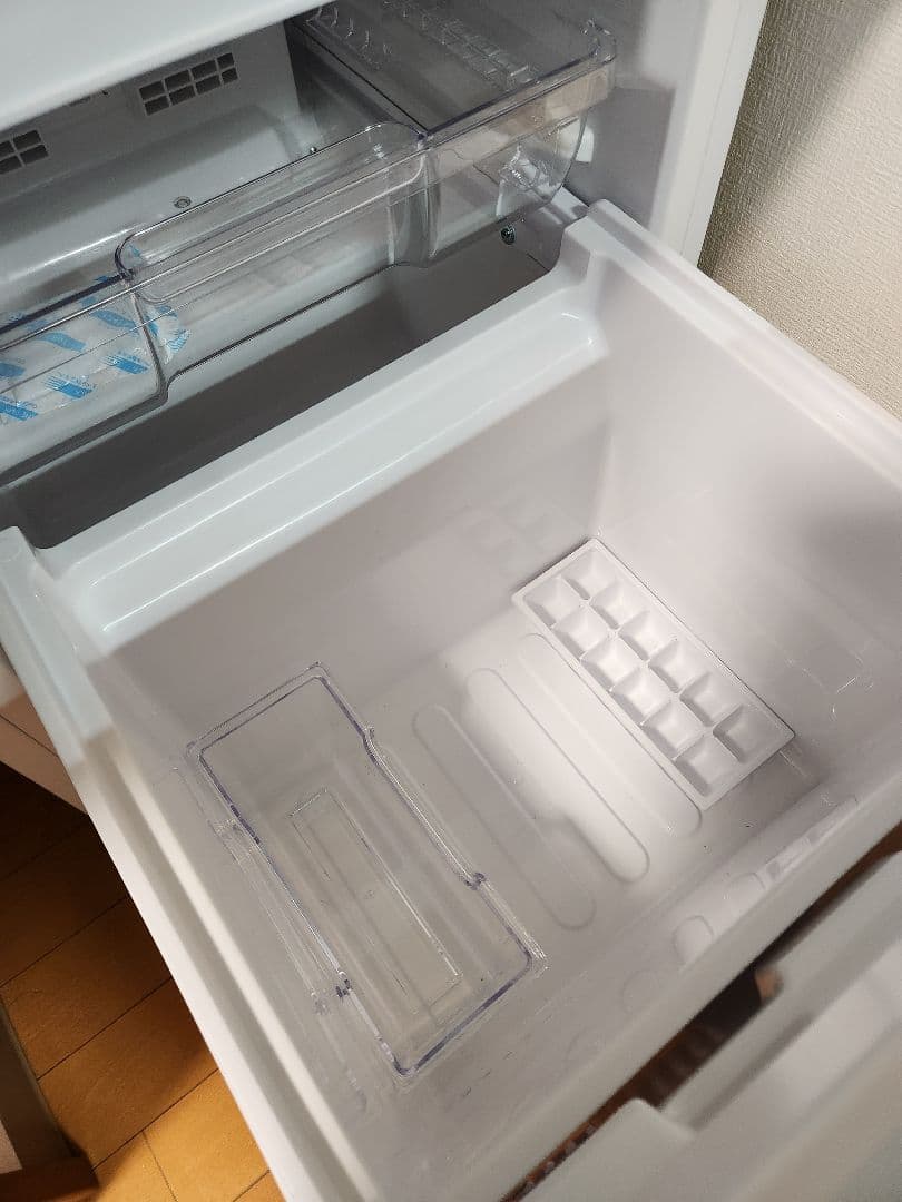 SHARP 冷蔵庫 SJ-GD15J ホワイト