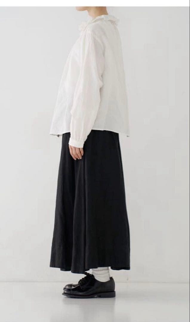 美品 ネストローブコットンリネンダンガリーフリルシャツ