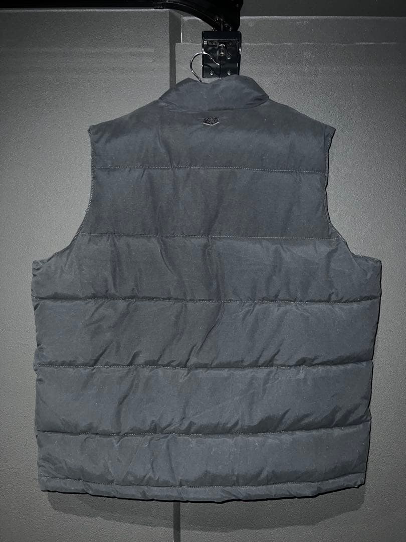 DEUS EX MACHINA ダウンベスト ダークグレー