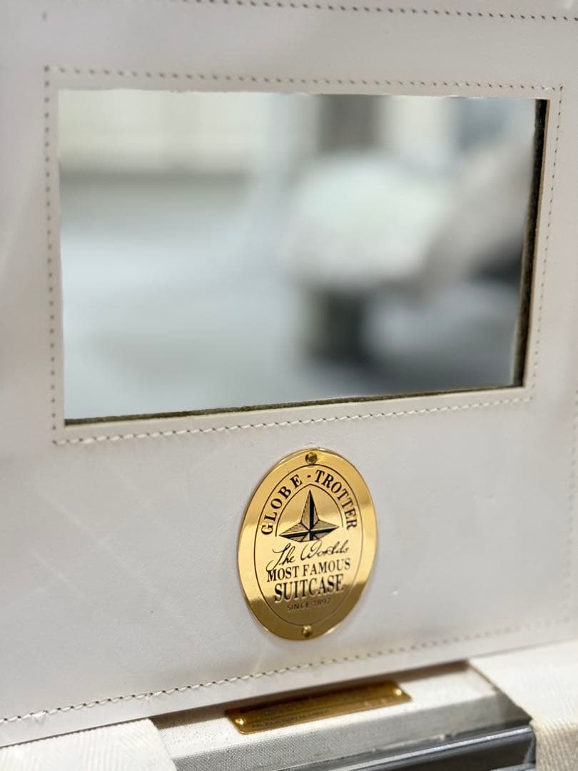 グローブトロッター　バニティ　限定　ホワイト