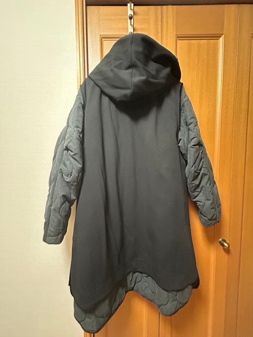 フードベスト付きロングコート ブラック