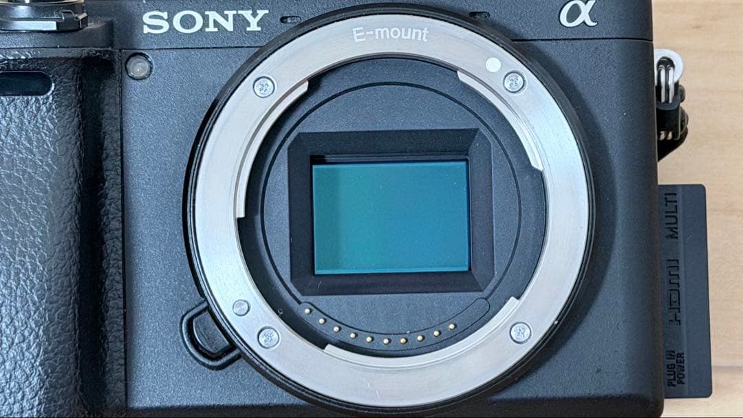 【美品】SONY α6400 + 18-135mmレンズキット箱・説明書あり