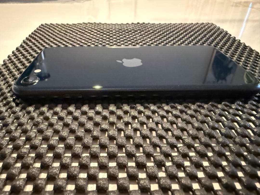 Apple iPhone SE第３世代 ミッドナイト64G SMフリー