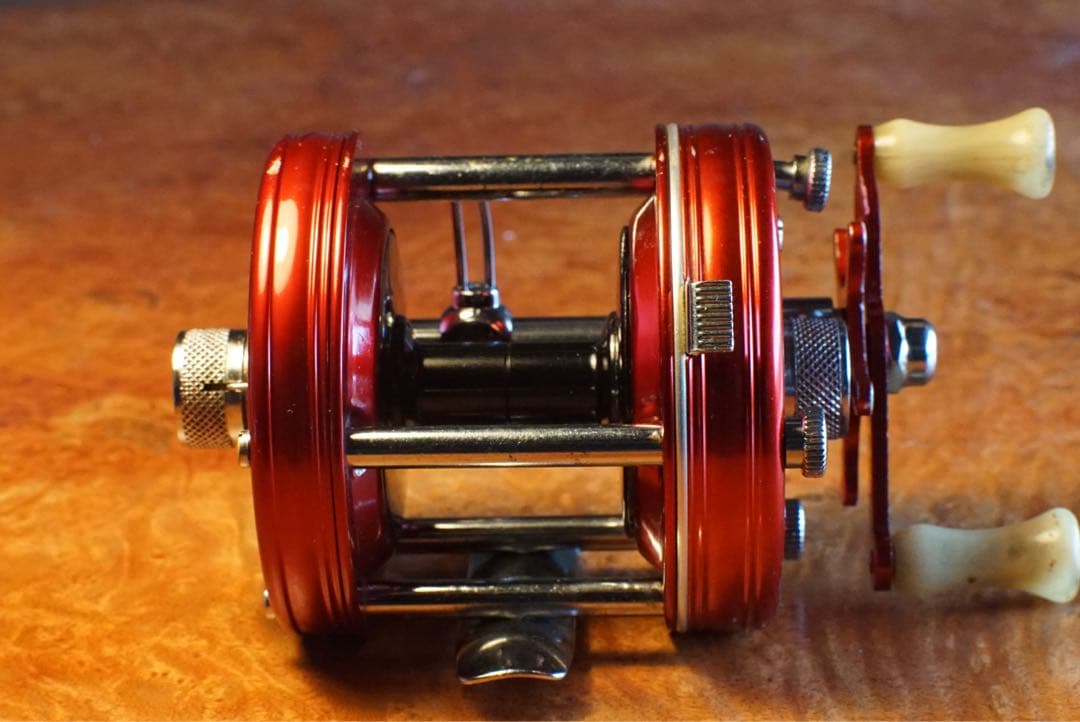 ABU アンバサダー 5000 メンテ済 フレーム修正済