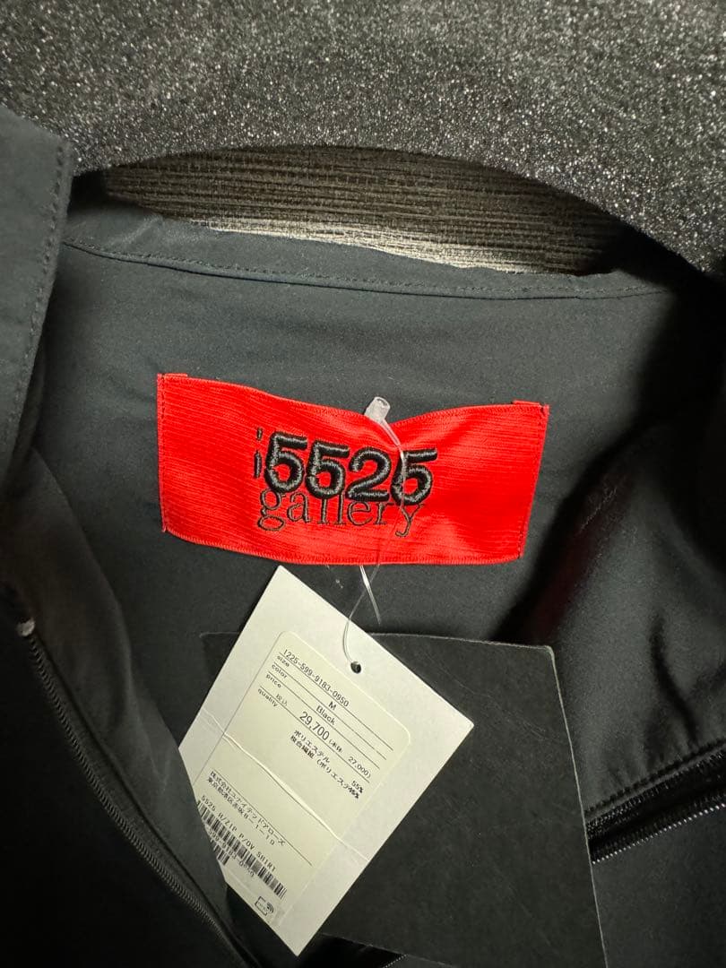 【新品、未使用】5525ギャラリーウィンドブレーカー Mサイズ 黒