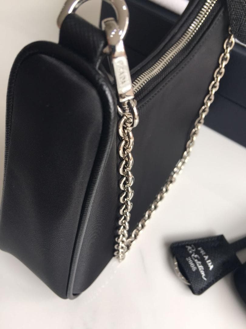 美品 Re-Edition 2005 Nylon 中古品