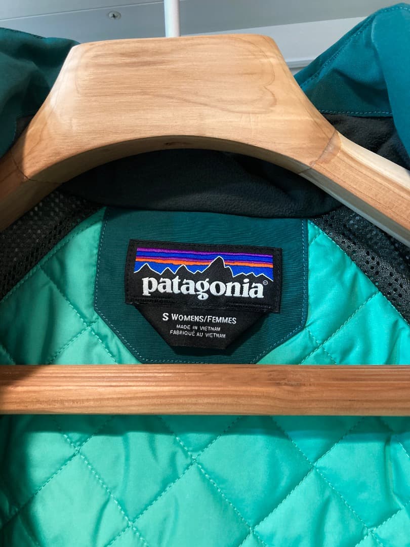 patagonia ウィメンズ・インサレーテッド・パウダー・ボウル・ジャケット