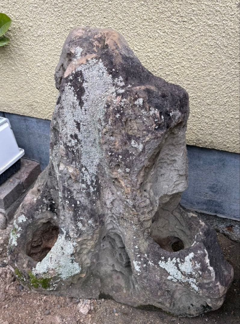 石製灯篭（大、小）・飾り岩（軽石）