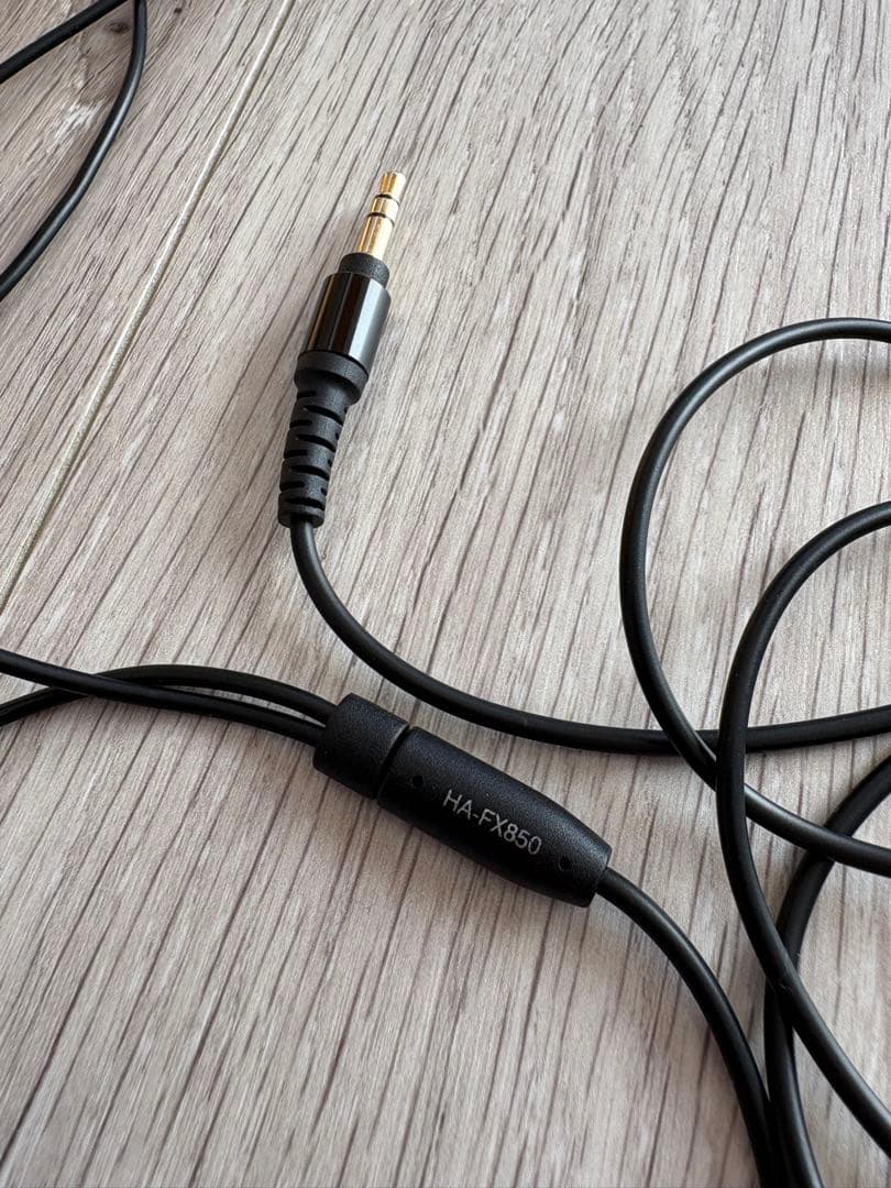 イヤホン JVC HA-FX850