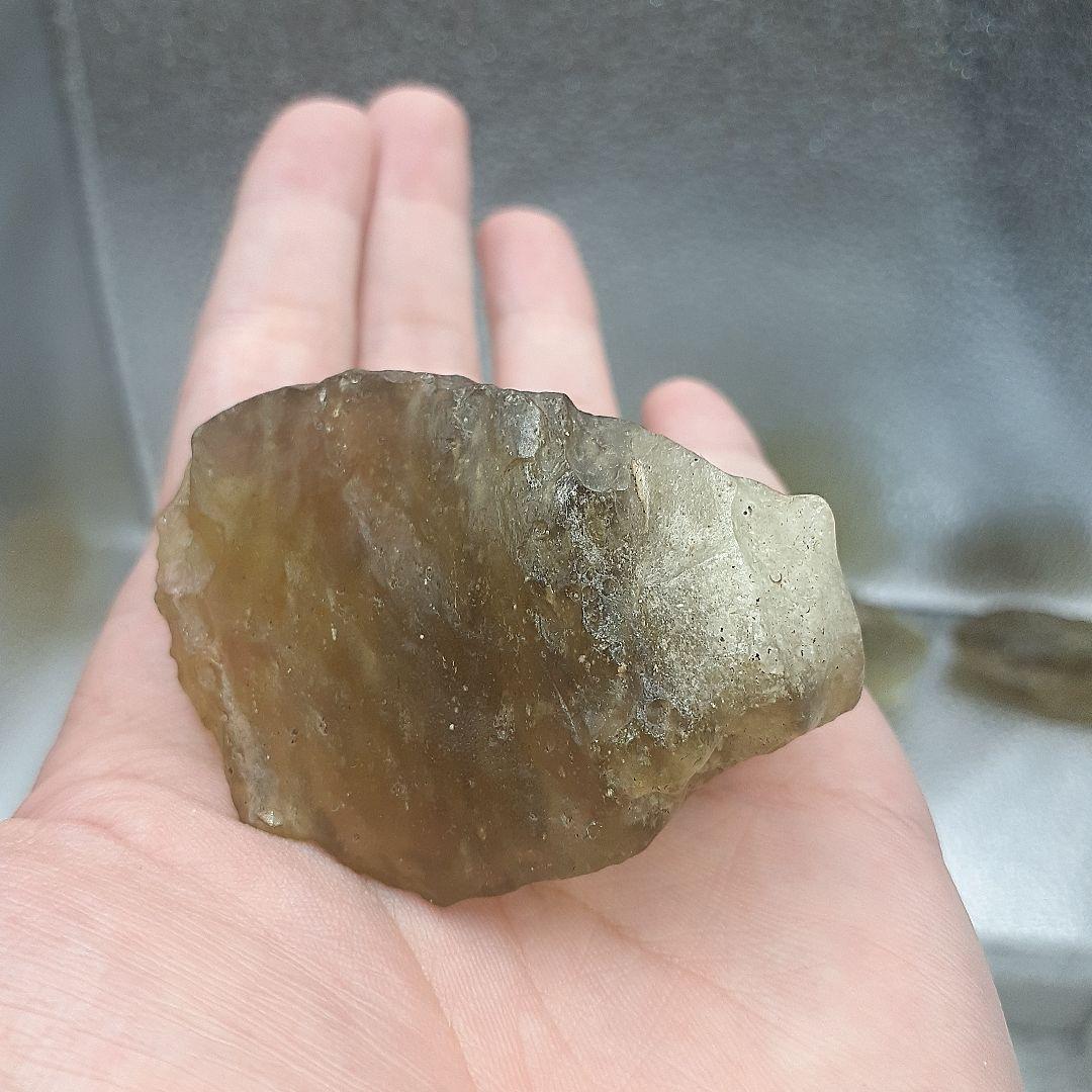 ブラックリビアングラス　原石