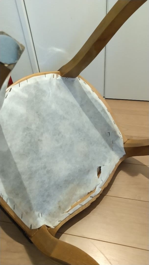 イタリア　革張り　サルタレッリ好きに　象嵌細工　高級ダイニングチェア　猫脚　鋲打