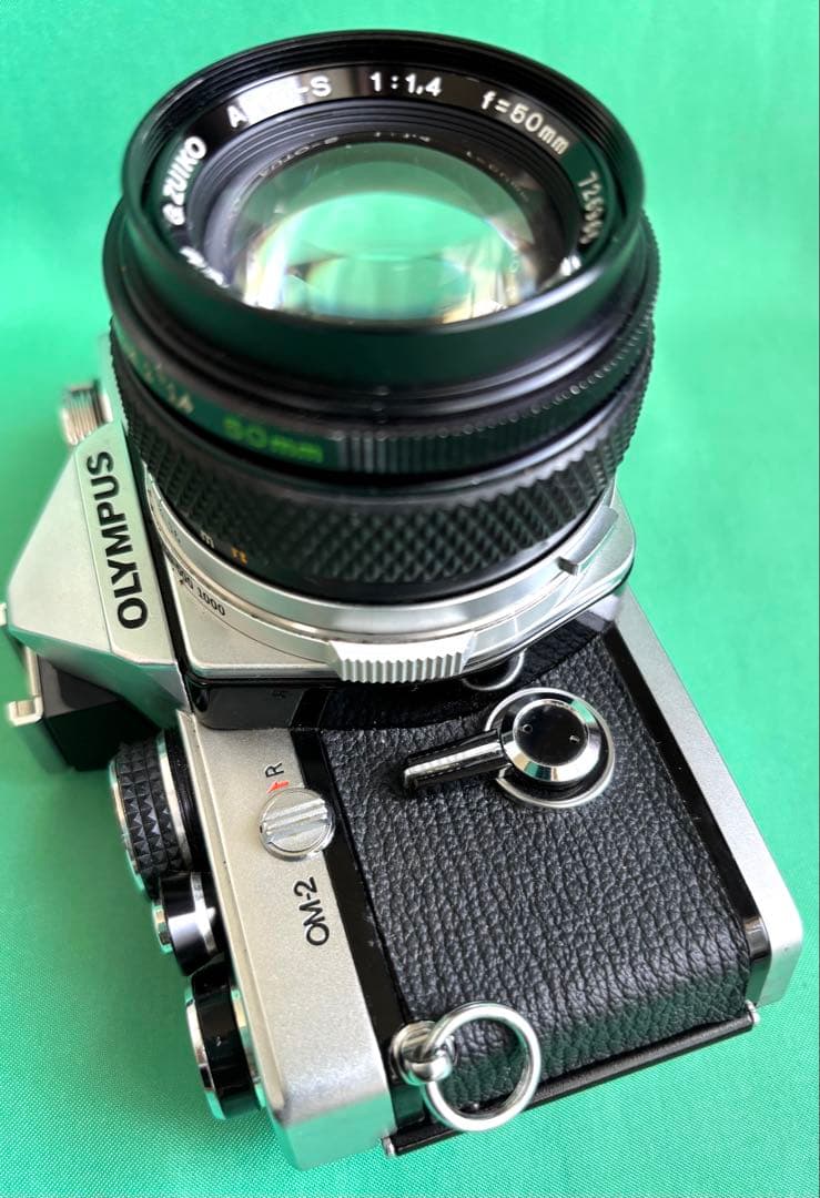 ★ OLYMPUS OM-2 (革ケース付)+ ★ 標準レンズ 50mm