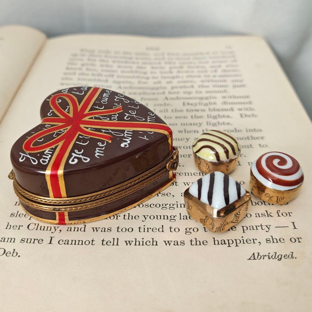 リモージュボックス　ハート型のチョコレートボックス　フランス製　磁器