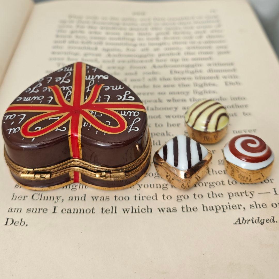 リモージュボックス　ハート型のチョコレートボックス　フランス製　磁器