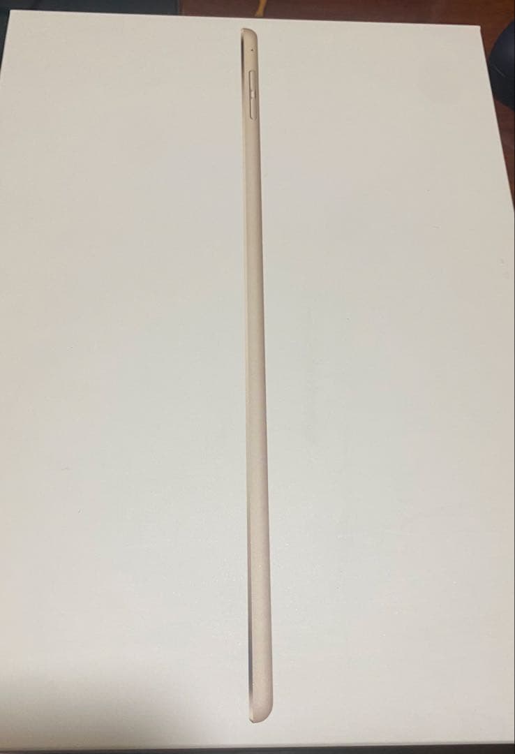 J*C様 iPad Air 2 Wi-Fi + Cellular 64GB ゴー