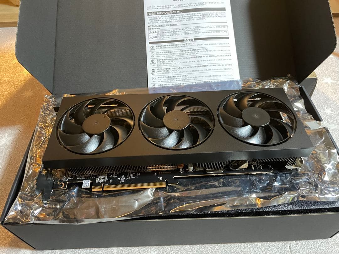 玄人志向 AMD RADEON RX7800XT メモリ16GBトリプルファン