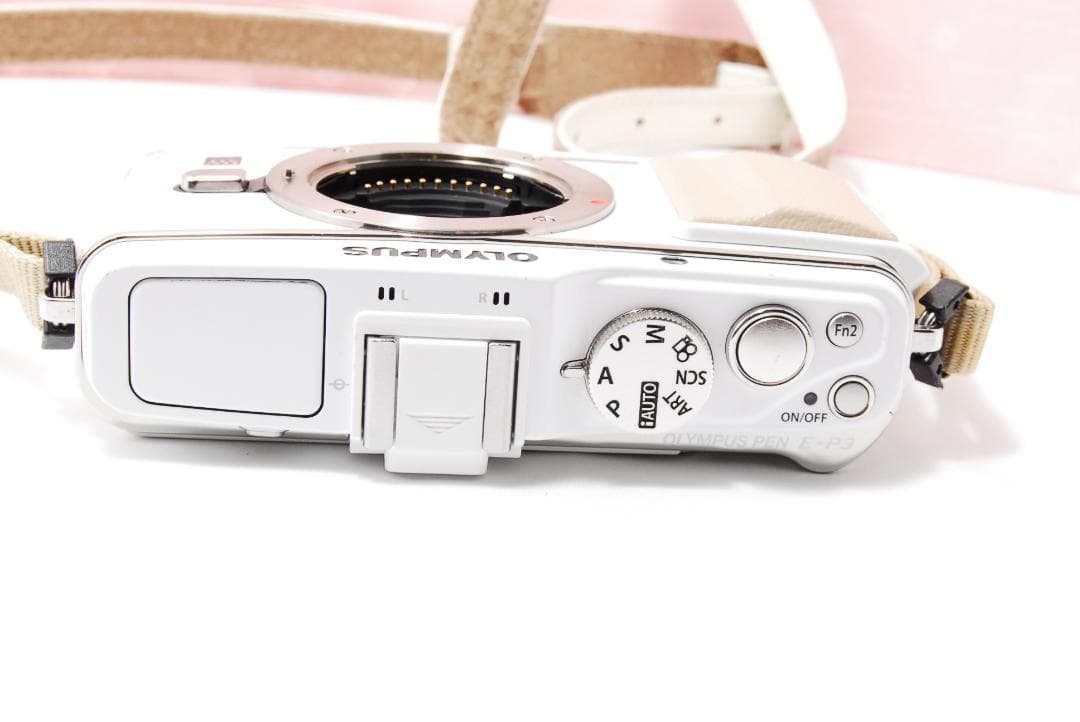 〓14-42mmレンズ付〓オリンパス PEN E-P3 ミラーレス一眼