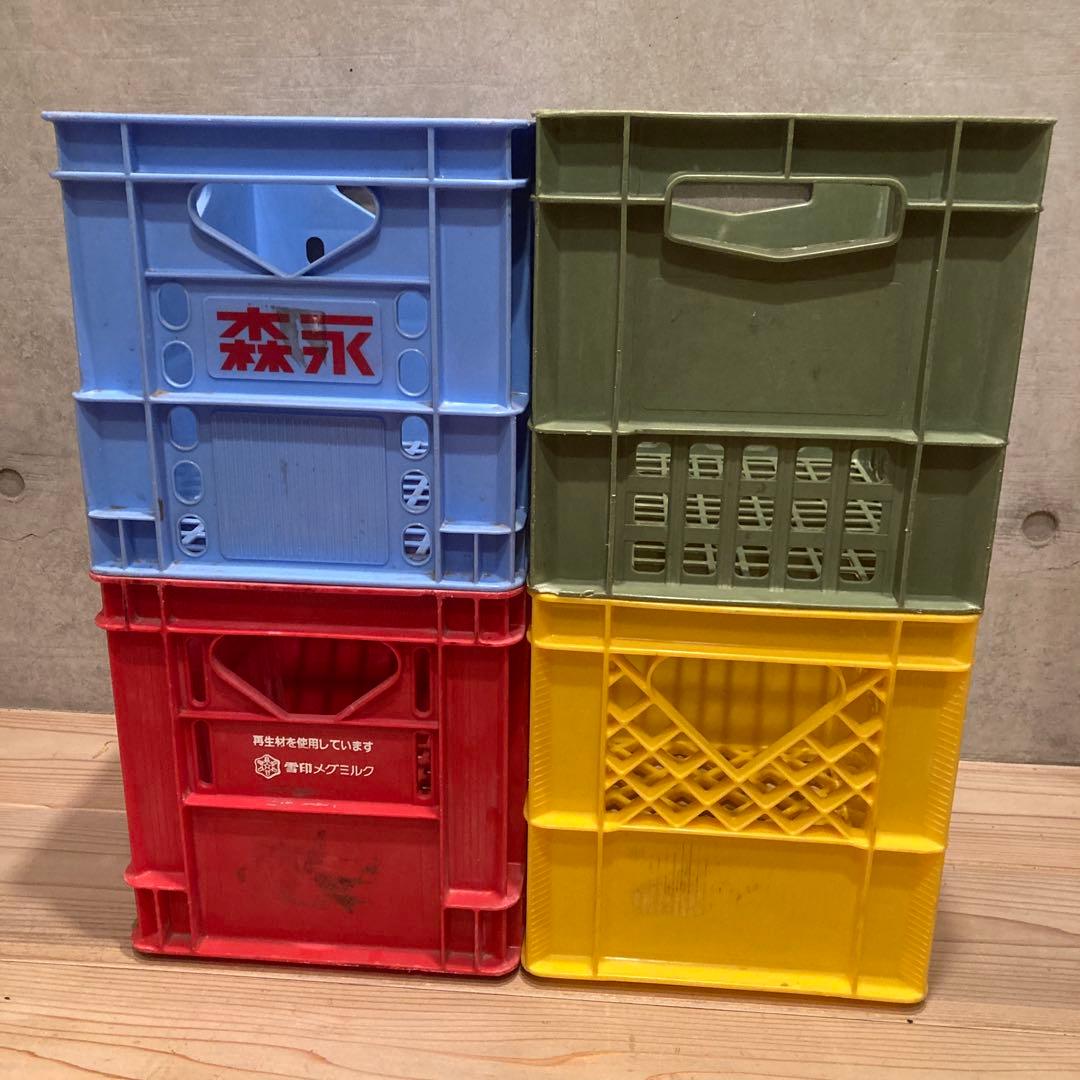 美品　牛乳コンテナ　4個　ケース　ボックス　コンテナ　ビールケース