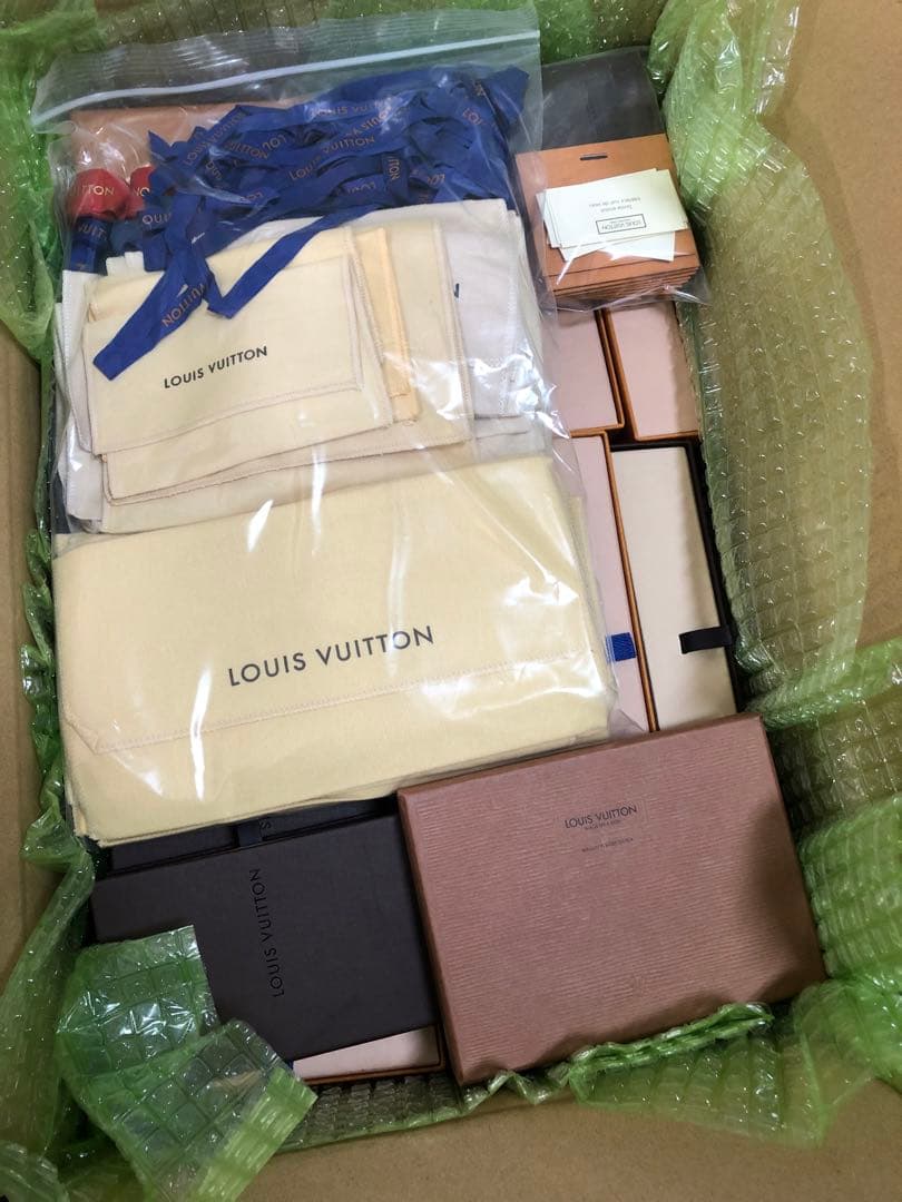 ルイヴィトン　ジッピーウォレット空箱、保存袋　財布空箱、保存袋　小物空箱、保存袋