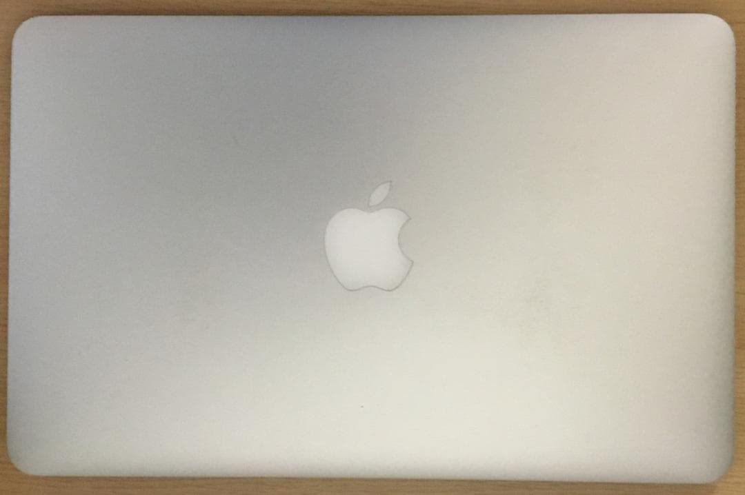 MacBook Air11インチ、macOSとWindowsの選択可能