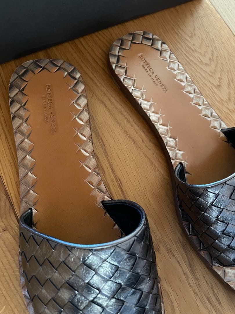 ボッテガヴェネタ　メタリックレザー　サンダル