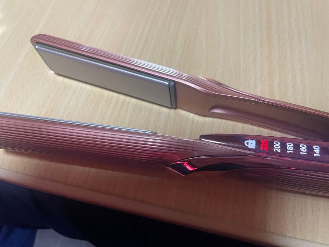 リファ　ストレートヘアアイロン　プロ