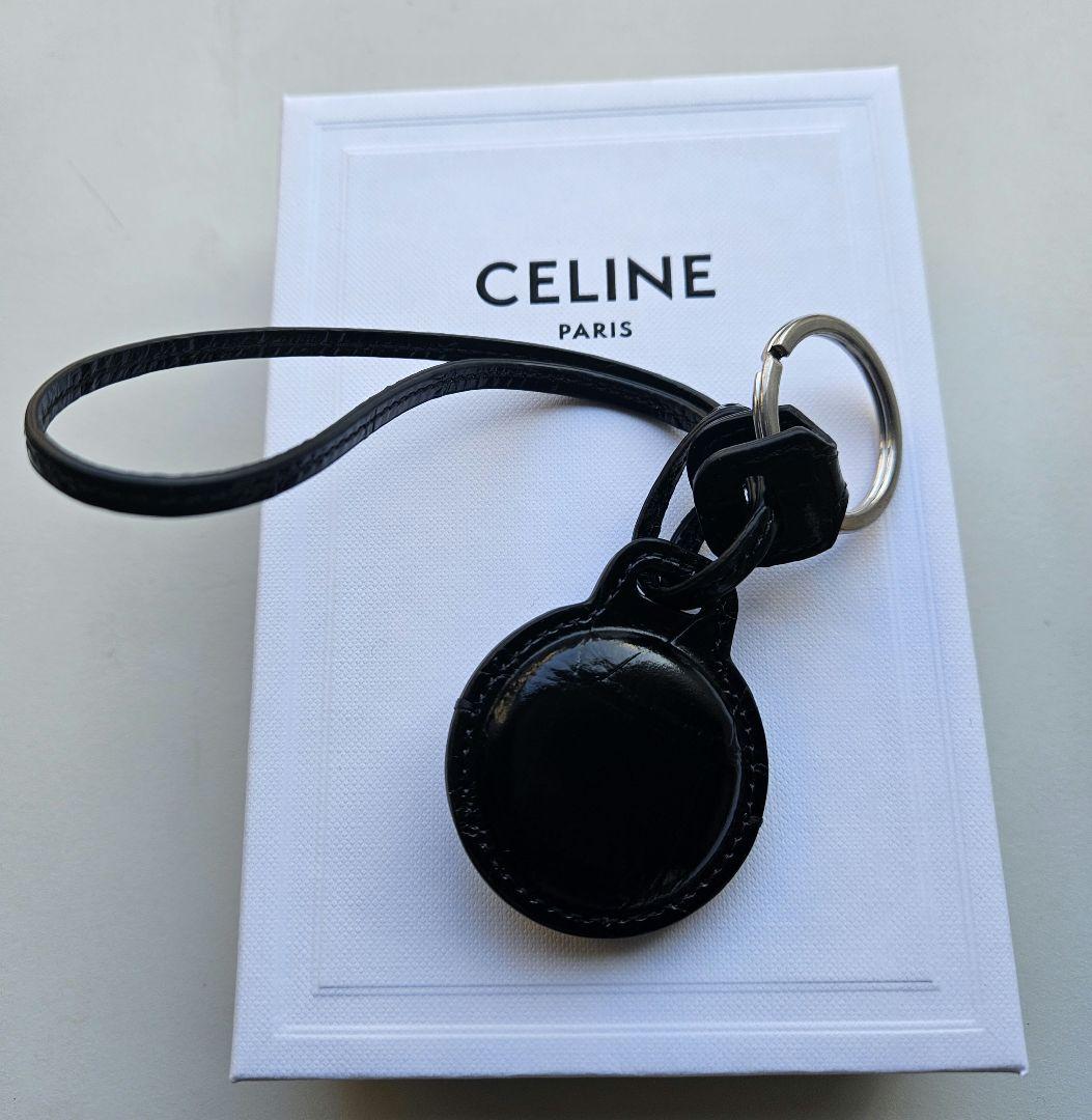 CELINE　AirTag ケース キーリング　レザー　型押し