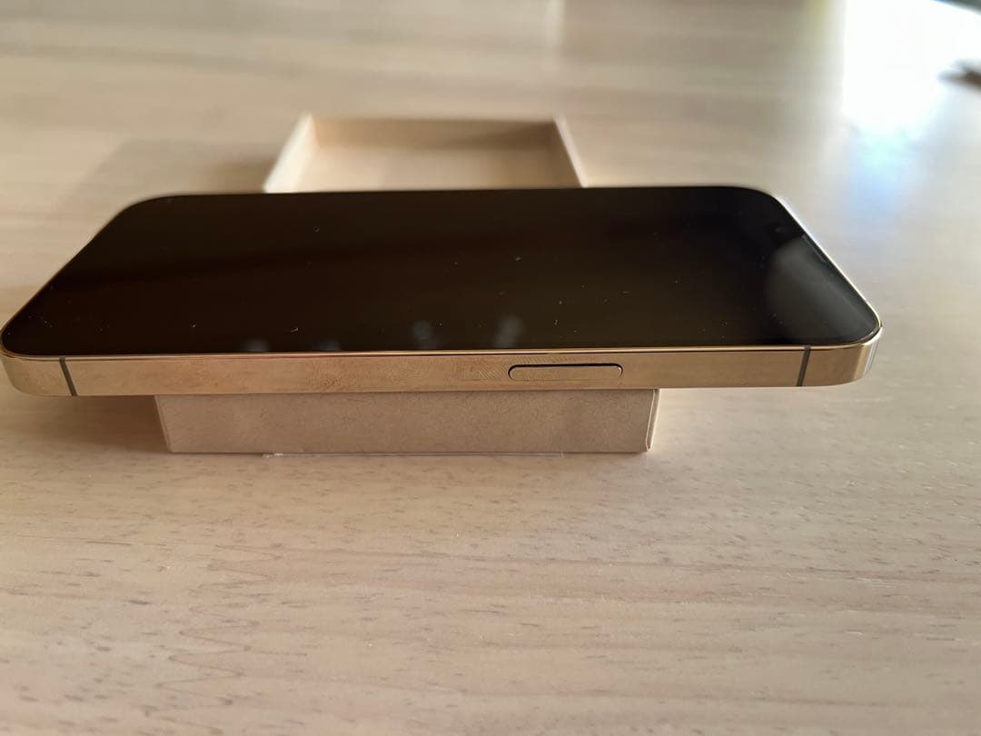 『美品』Apple iPhone 13 ゴールド本体+moftスタンド