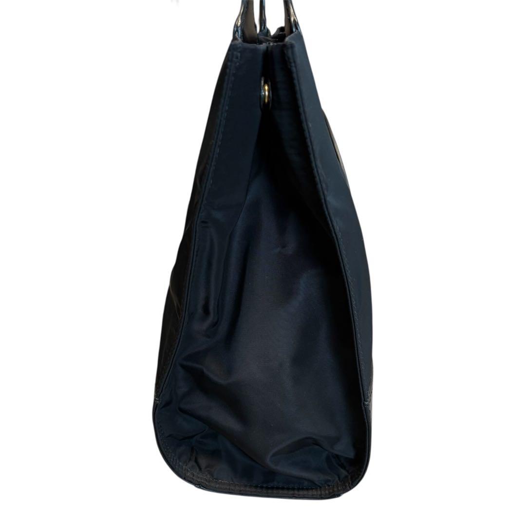 TORY BURCH トリバーチ ナイロントートバッグ ブラック 軽量A4収納可