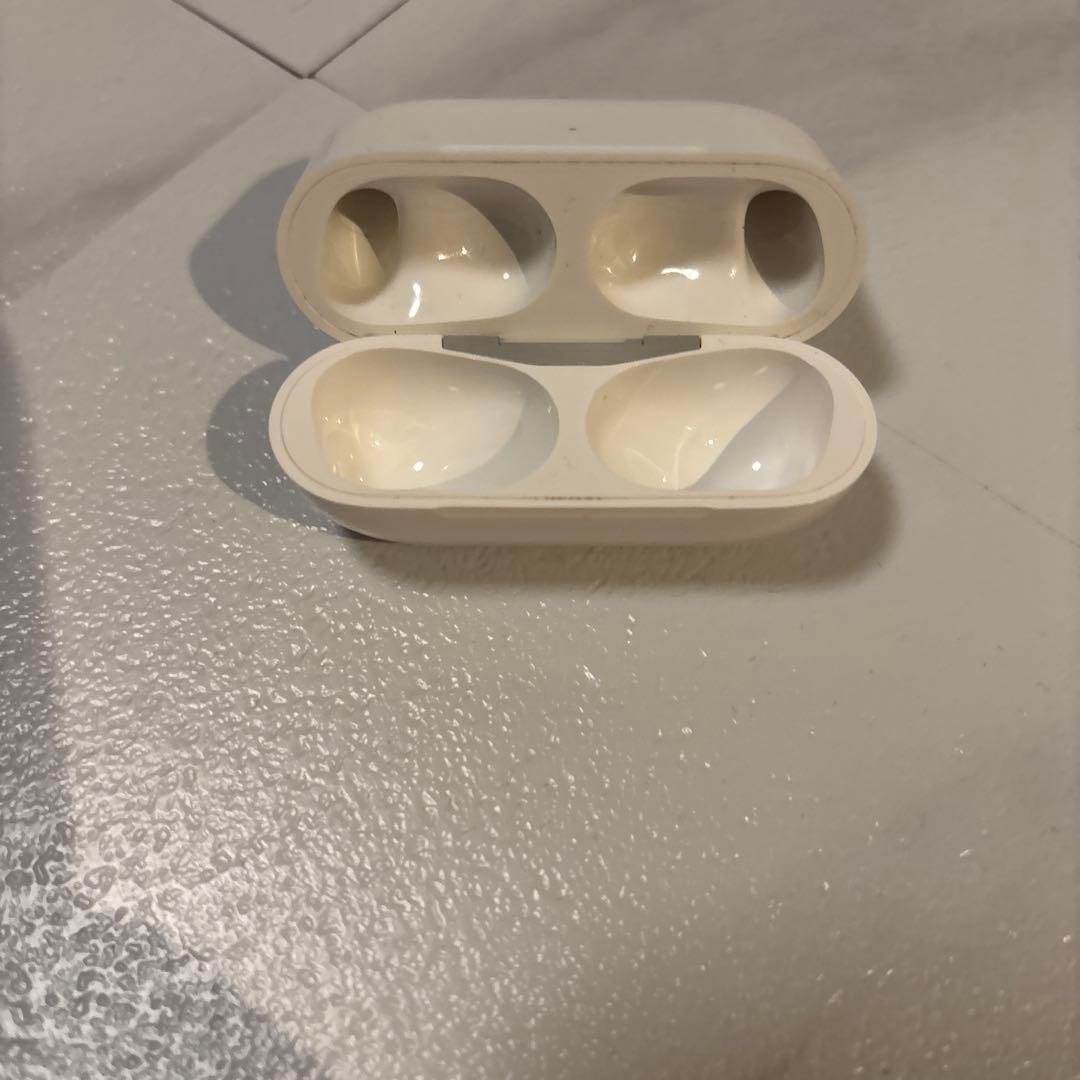 【Apple】AirPods Pro 【本体＋箱】