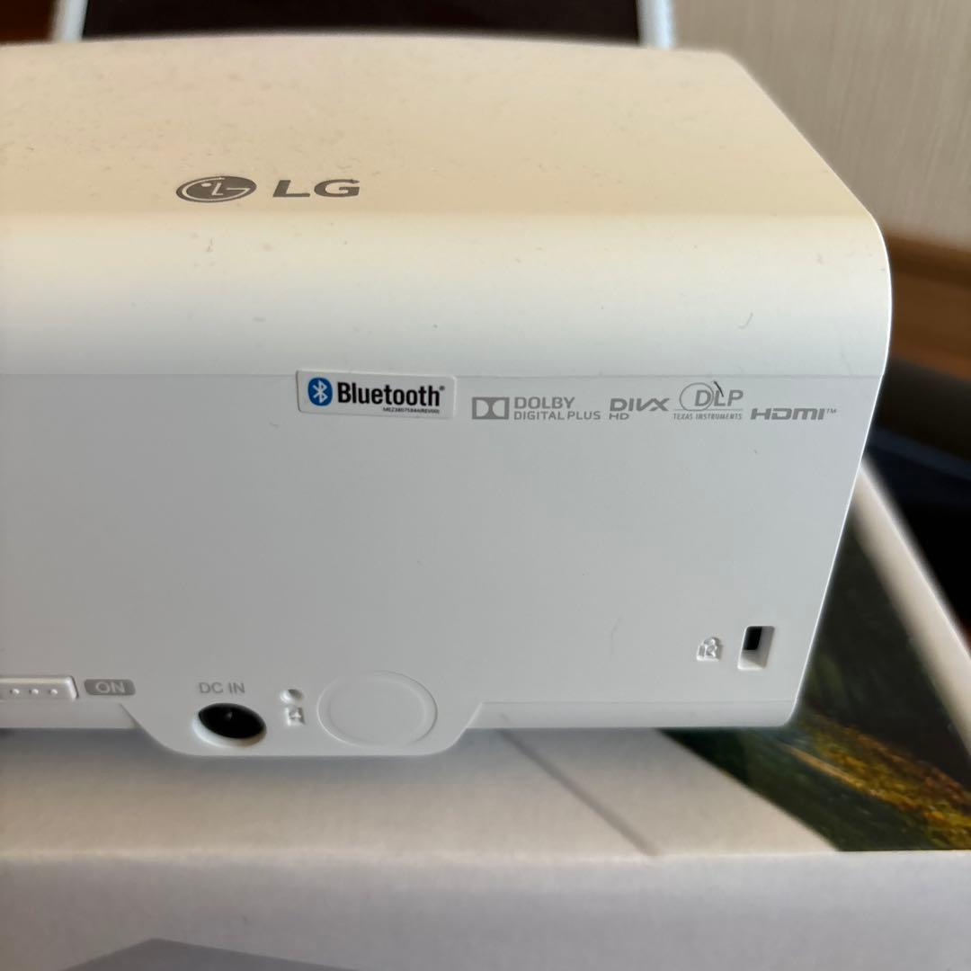 LG プロジェクター超単焦点 PH55HG 限定モデル 備品箱全てあり