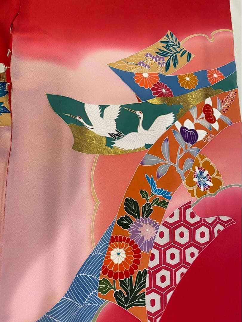 女児四つ身祝着　赤色 花柄 鶴模様 重ね襟　和装　着物　浴衣　七五三　絵羽板