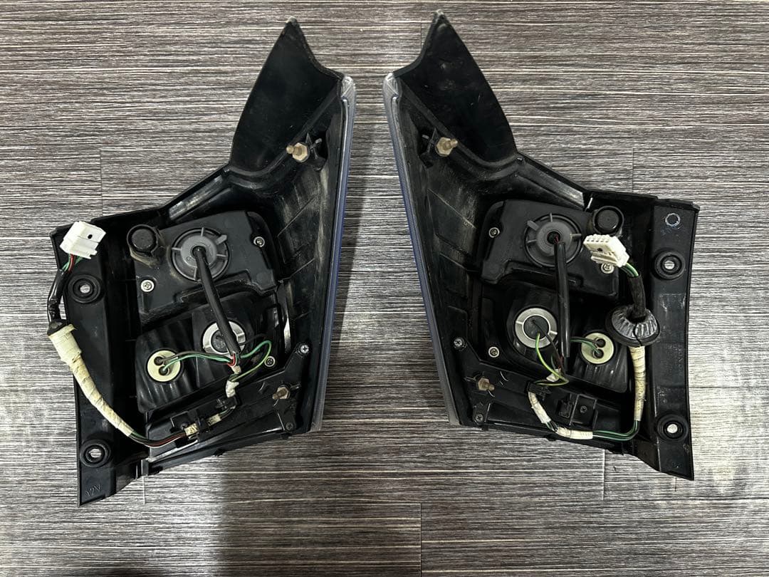 ホンダ フリード GB3/GB4 前期 純正 テールランプ左右セット 点灯確認済