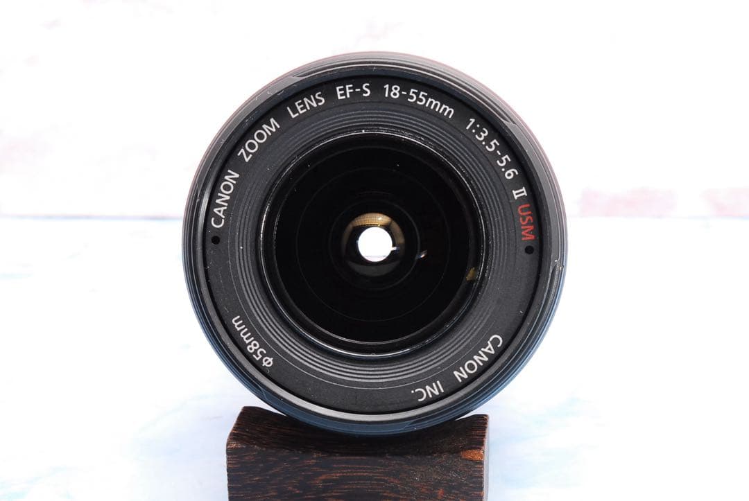 キャノン Kiss X7✨小型＆軽量で持ち運びラクラク✨一眼レフカメラ