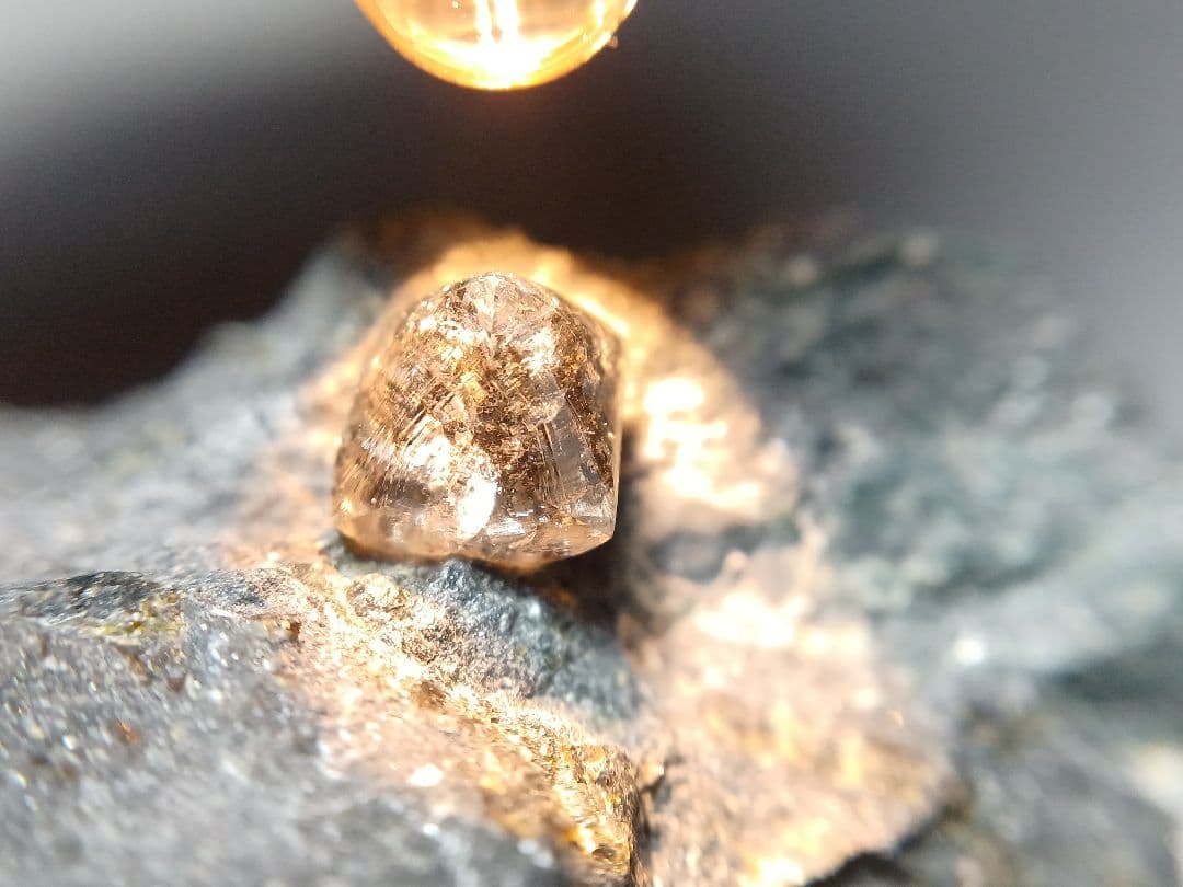 たーさん　ダイヤモンド　キンバーライト　原石　接着標本　鉱物標本