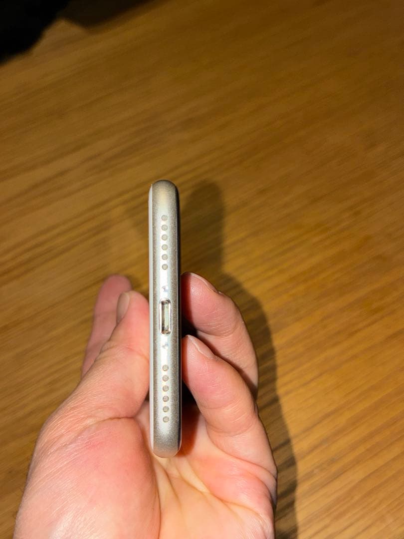 Apple iPhone SE3 128GB ホワイト