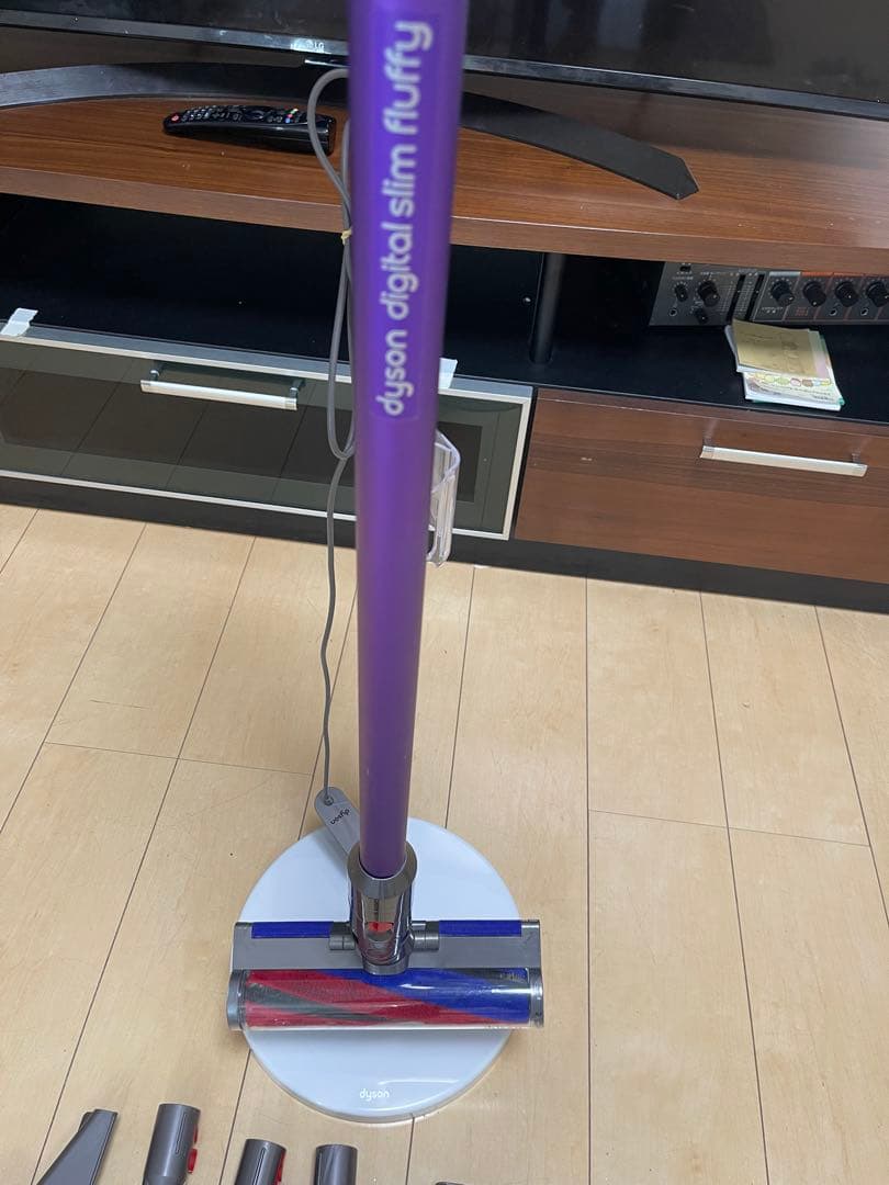 【美品】ダイソン digital slim SV18 スタンド付け　エコー45分
