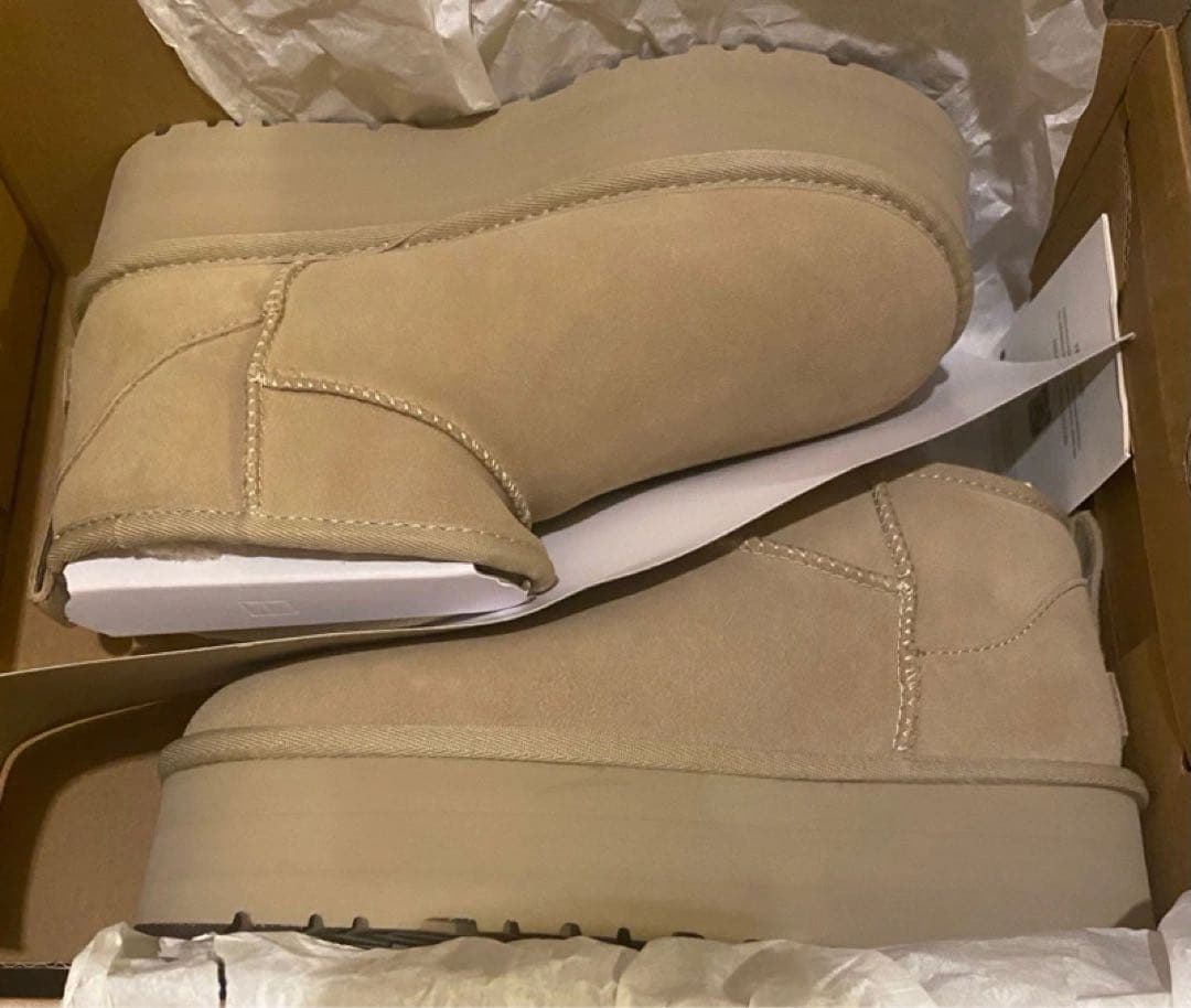 UGG ムートンブーツ クラシックウルトラミニプラットフォーム ベージュ　25