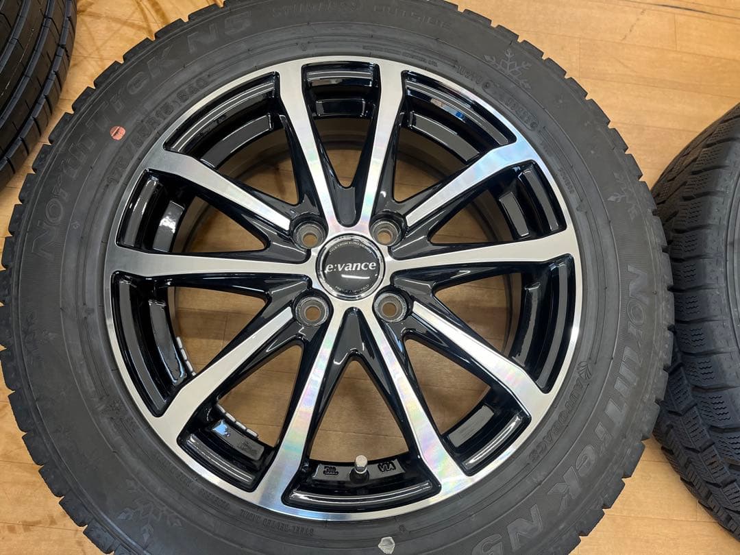 2022年製 中古ノーストレック スタッドレスセット175/65R15 アクア等